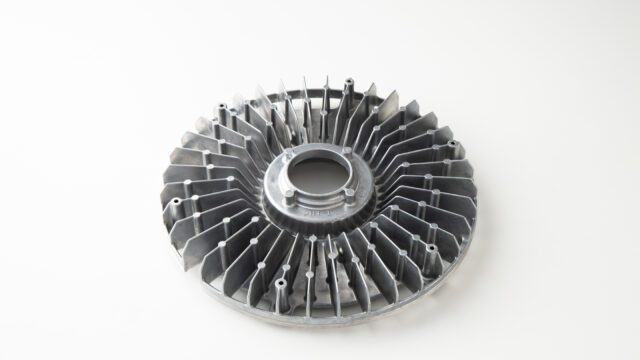 フィン薄肉化で実現する軽量化事例｜HT-1材による高熱伝導製品